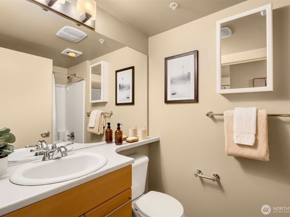 1420 E Pine Street E203, Seattle WA 98122