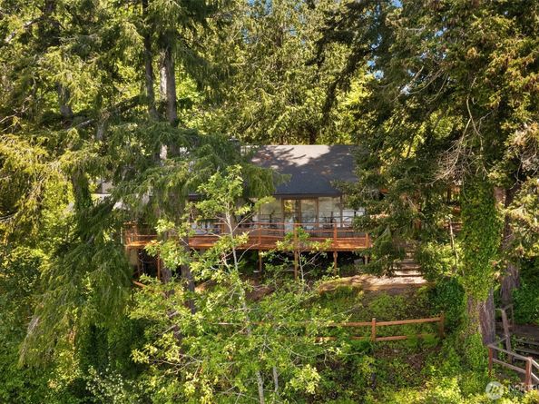 16357 Reitan Road NE, Bainbridge Island WA 98110