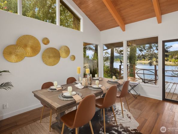 16357 Reitan Road NE, Bainbridge Island WA 98110