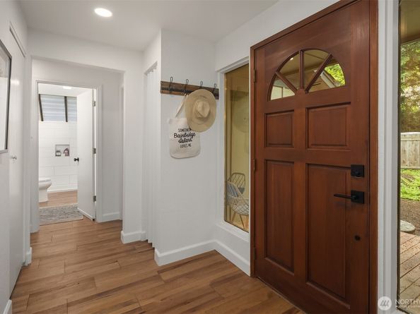 16357 Reitan Road NE, Bainbridge Island WA 98110