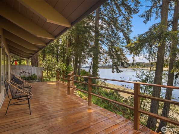 16357 Reitan Road NE, Bainbridge Island WA 98110