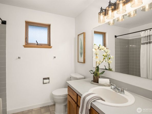 8833 47th Place W, Mukilteo WA 98275