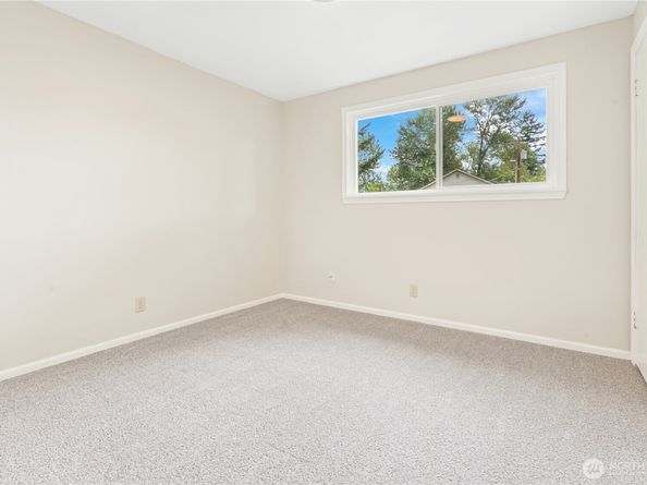 17611 118th Avenue SE, Renton WA 98058