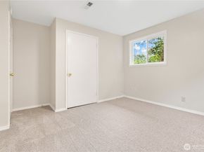 17611 118th Avenue SE, Renton WA 98058
