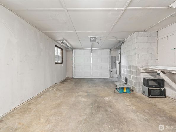 17611 118th Avenue SE, Renton WA 98058