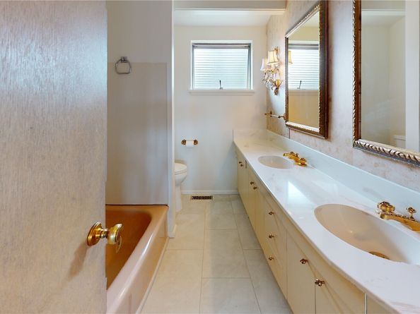 16020 7th Avenue SW, Burien WA 98166