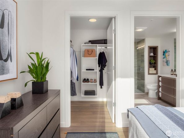 800 Columbia Street 2503, Seattle WA 98104