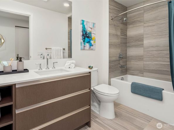 800 Columbia Street 2503, Seattle WA 98104