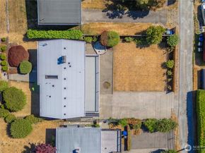 22223 10th Avenue S, Des Moines WA 98198