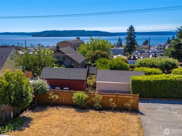 22223 10th Avenue S, Des Moines WA 98198