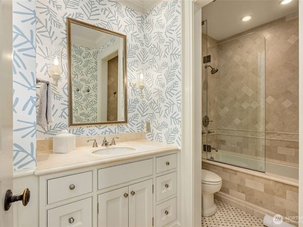 2001 Broadmoor Drive E, Seattle WA 98112