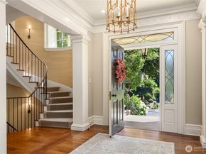 2001 Broadmoor Drive E, Seattle WA 98112