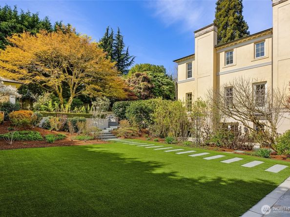 2001 Broadmoor Drive E, Seattle WA 98112