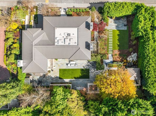 2001 Broadmoor Drive E, Seattle WA 98112