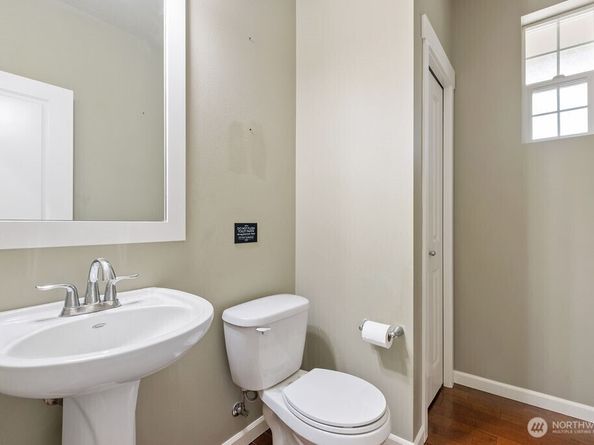 1353 32nd Place NE, Auburn WA 98002