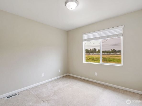 1353 32nd Place NE, Auburn WA 98002