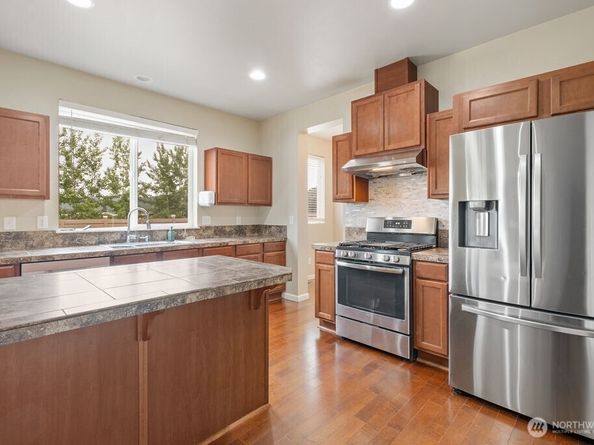 1353 32nd Place NE, Auburn WA 98002