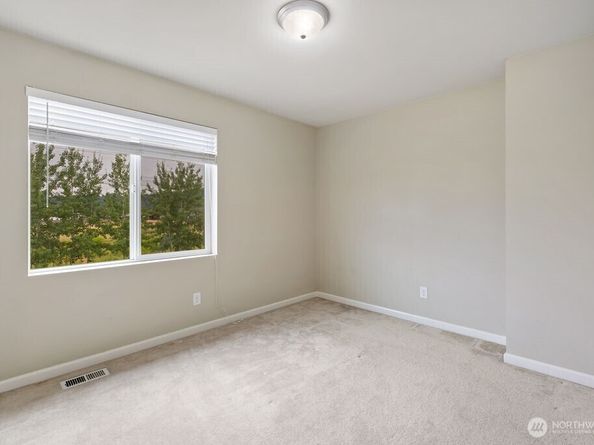 1353 32nd Place NE, Auburn WA 98002