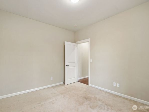 1353 32nd Place NE, Auburn WA 98002