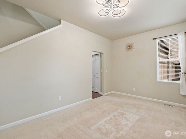 1353 32nd Place NE, Auburn WA 98002