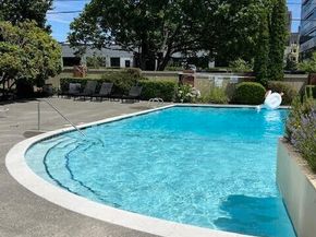 4540 8th Avenue NE 903, Seattle WA 98105