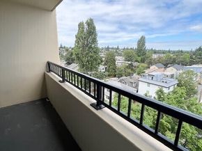 4540 8th Avenue NE 903, Seattle WA 98105