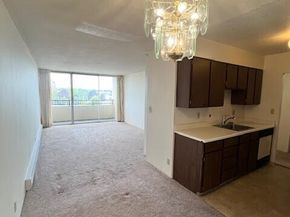 4540 8th Avenue NE 903, Seattle WA 98105
