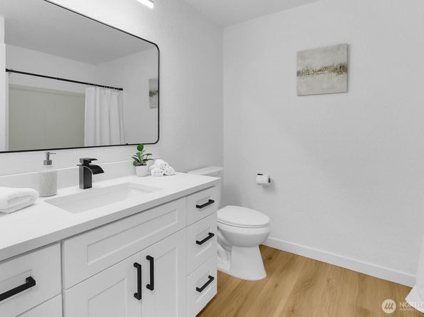 11214 80th Avenue NE, Kirkland WA 98034