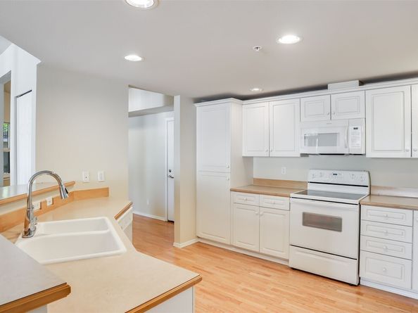 425 S 46th Place E, Renton WA 98055