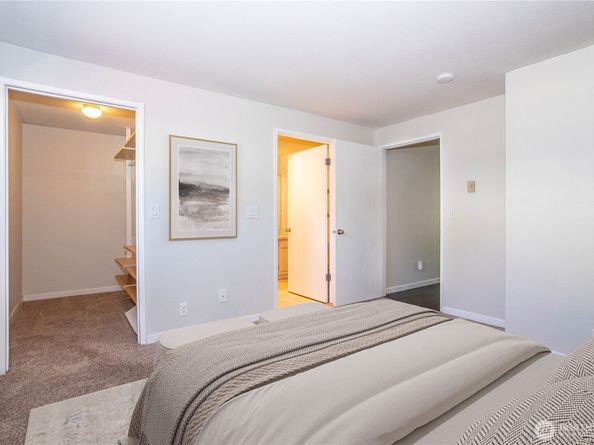 4231 NE 5th Street C102, Renton WA 98059
