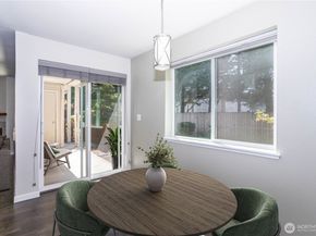 4231 NE 5th Street C102, Renton WA 98059