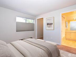 4231 NE 5th Street C102, Renton WA 98059