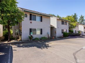 4231 NE 5th Street C102, Renton WA 98059
