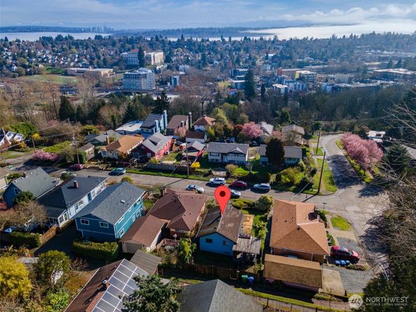 3321 25th Avenue S, Seattle WA 98144