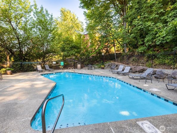 16101 Bothell Everett Hwy E103, Mill Creek WA 98012