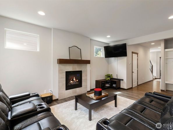 5180 Sinclair Way, Bremerton WA 98312