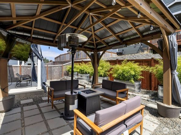 5180 Sinclair Way, Bremerton WA 98312