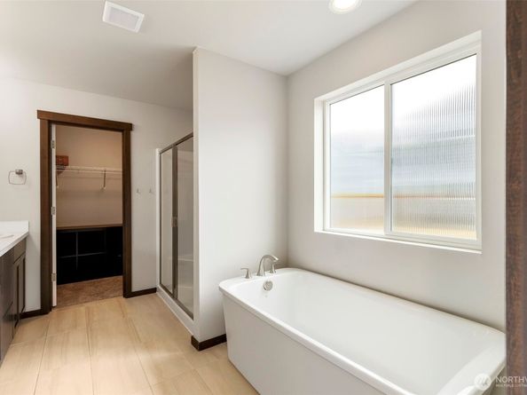 5180 Sinclair Way, Bremerton WA 98312