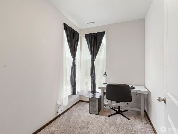 5180 Sinclair Way, Bremerton WA 98312