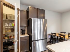 5180 Sinclair Way, Bremerton WA 98312
