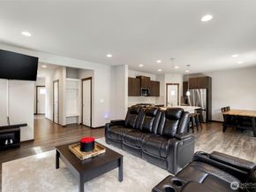5180 Sinclair Way, Bremerton WA 98312