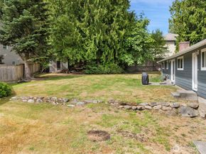 8 157th Place SE, Bothell WA 98012