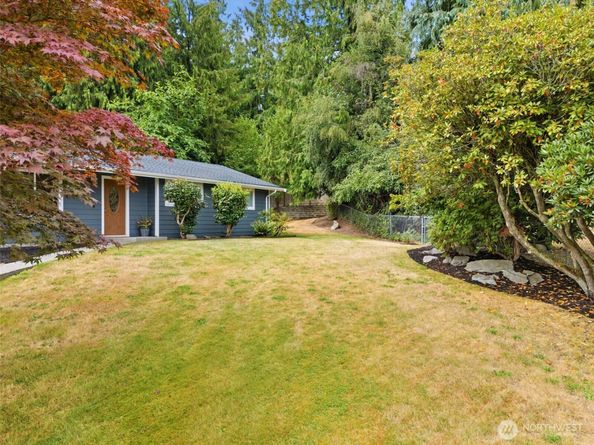 8 157th Place SE, Bothell WA 98012