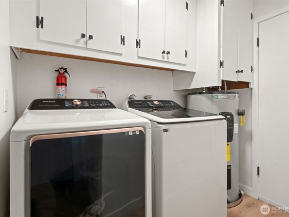 8 157th Place SE, Bothell WA 98012
