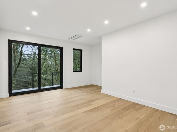 15415 NE 103rd Way, Redmond WA 98052