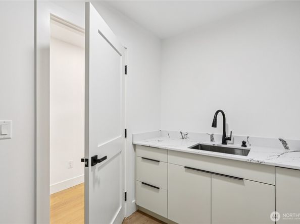 15415 NE 103rd Way, Redmond WA 98052