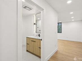 15415 NE 103rd Way, Redmond WA 98052