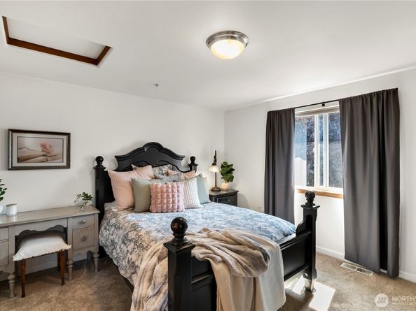 2530 123rd Place SW B, Everett WA 98204