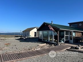 15 U Snoqualmie Avenue, Hat Island WA 98206