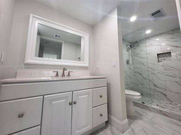 903 Cypress Ter 205, Pompano Beach FL 33069